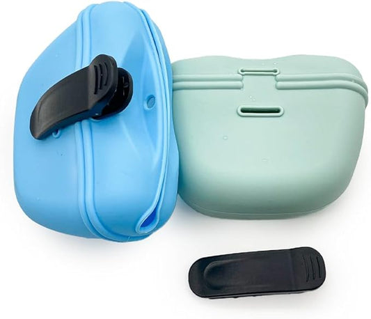 2 Pcs Silicone Dog Treat Pouch,Portable Dog Training Pouch for Treats with Magnetic Closure and Clip,Snacks and Treats to Take Along With Your Dog When Walking(Sky Blue + Light Green)