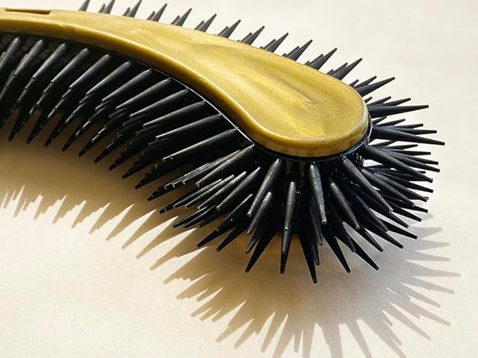 Cat Brush, Black. Designed for Comfort, Created for Results. This innovative grooming brush features multi contoured shapes that gently adapt to your cats body for a stress free grooming.