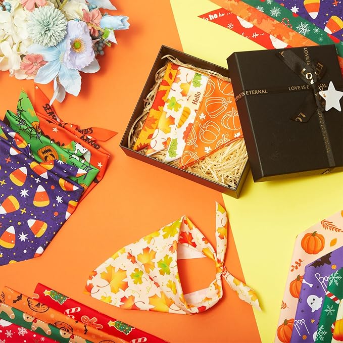 Preboun 200 Pcs Thanksgiving Christmas Dog Bandanas Bulk Holiday Bandanas for Dog Triangle Kerchief Bib Scarf Set for Pet Cat Party Costume Photo Props Accessories Pet Shops Owners Groomers, 25 Styles