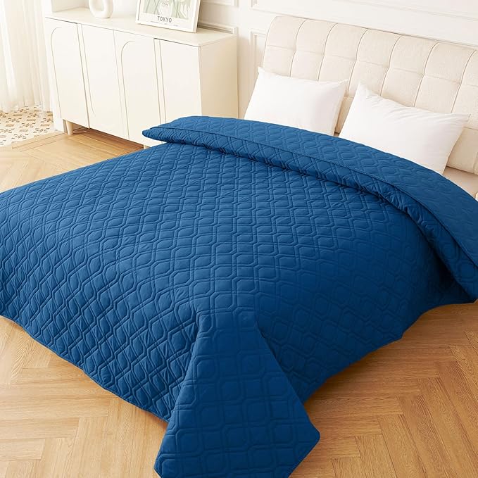 hyha Waterproof Dog Bed Blanket, Soft Pet Blankets, Waterproof Couch Cover for Dogs, Reversible Sofa Covers Washable for Furniture (52x82 Inch, Navy Blue/Navy Blue)