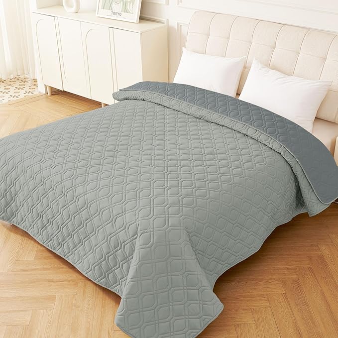 hyha Waterproof Dog Bed Blanket, Soft Pet Blankets, Waterproof Couch Cover for Dogs, Reversible Sofa Covers Washable for Furniture (82x120 Inch, Grey/Dark Grey)