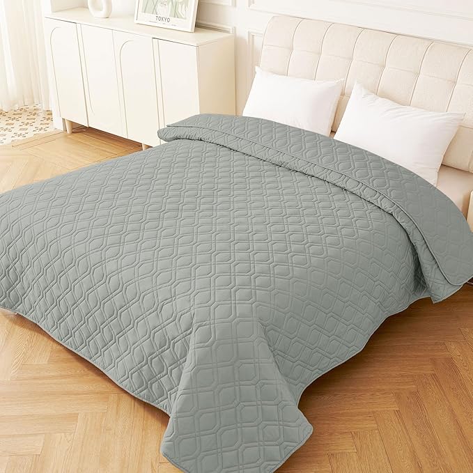 hyha Waterproof Dog Bed Blanket, Soft Pet Blankets, Waterproof Couch Cover for Dogs, Reversible Sofa Covers Washable for Furniture (82x102 Inch, Grey/Grey)